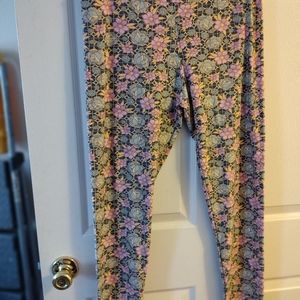 LuLaRoe leggings, size tall and curvy (12-18)